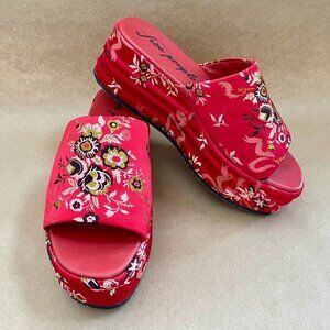 🐲 Free People Harbor Flatform Brocade Sandals 🌺